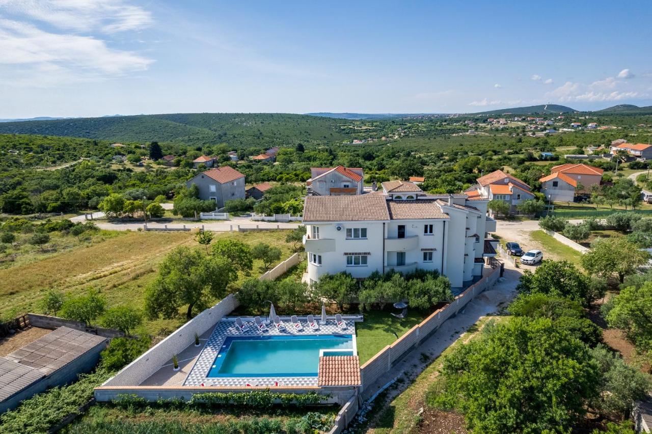 Apartman David S Bazenom Podusje Exterior foto
