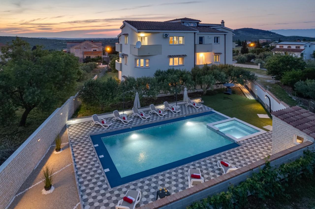 Apartman David S Bazenom Podusje Exterior foto